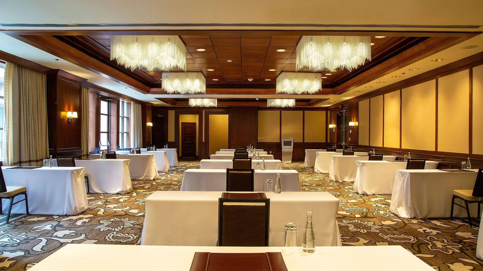 The Yorkville Royal Sonesta Hotel Toronto 4*,
