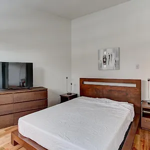  Apartment Modern In Ndg Canada
