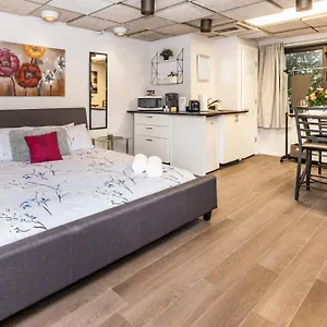  Apartment Studio With King Bed - Near Chinatown Canada